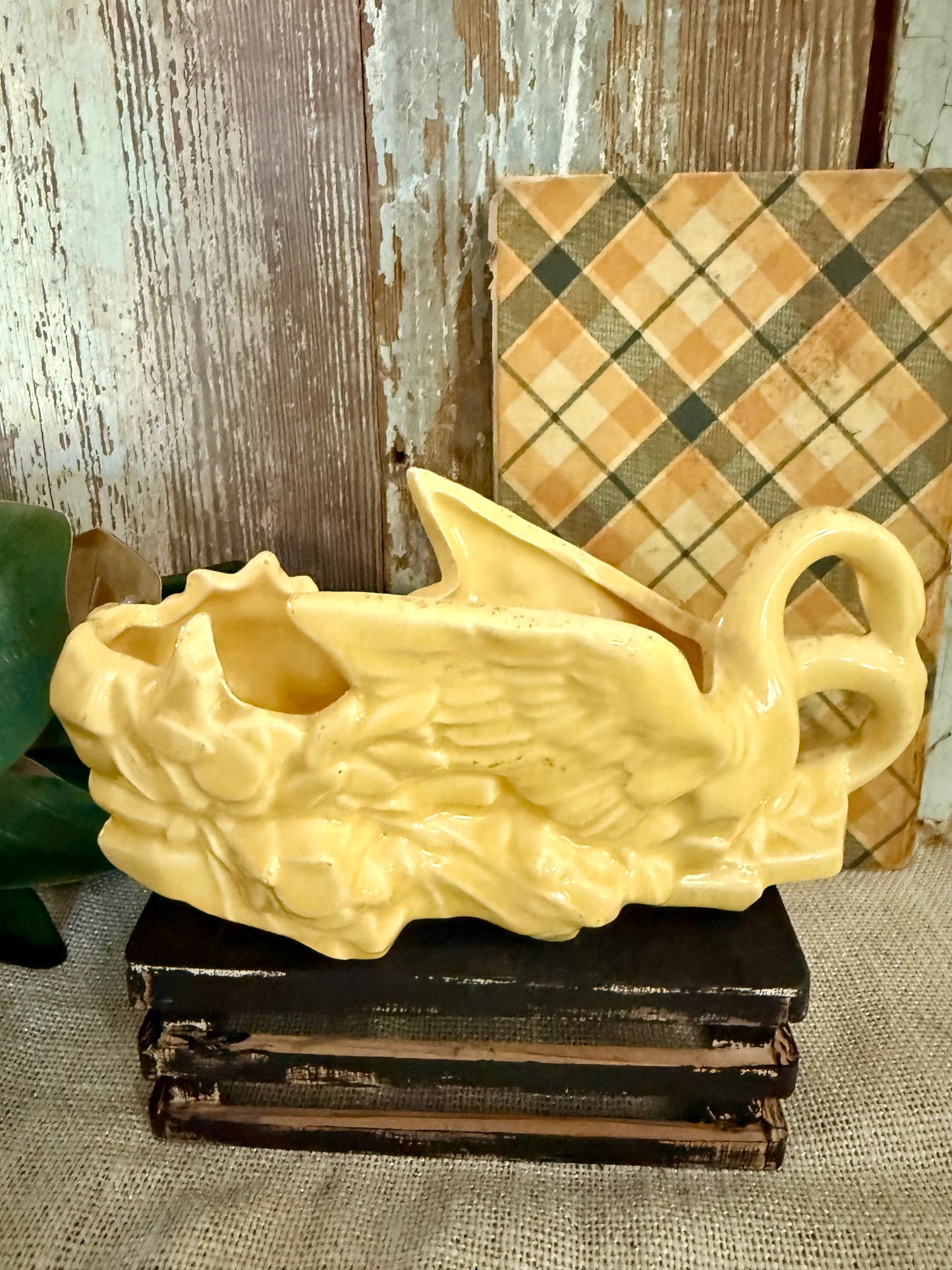 McCoy Yellow Double Swan Planter
