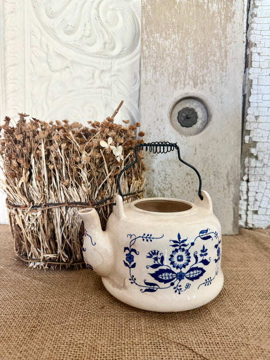 Vintage Blue Onion Kettle