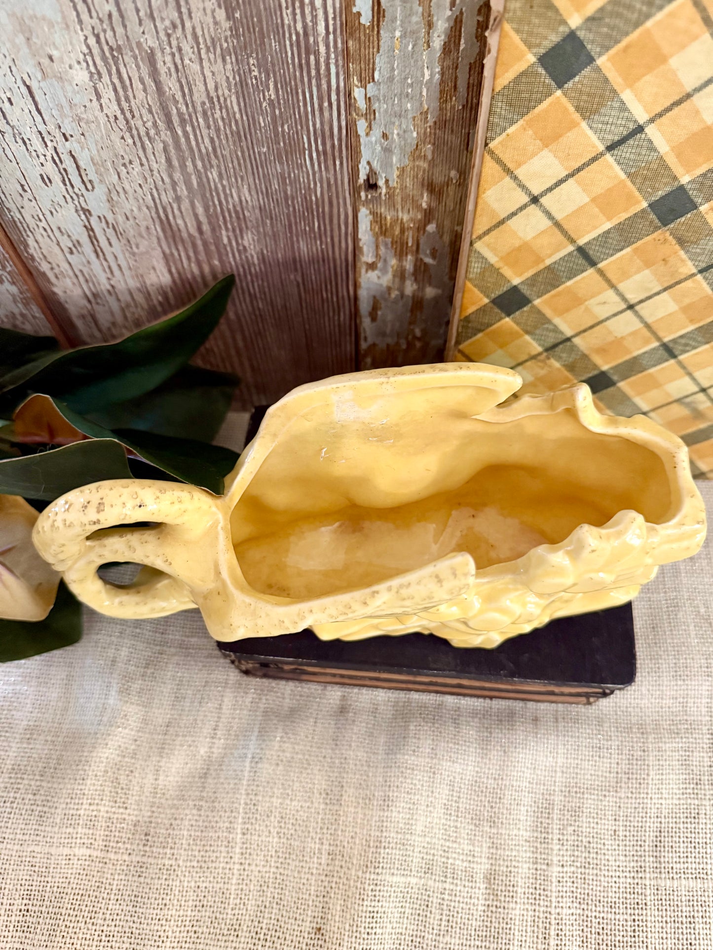 McCoy Yellow Double Swan Planter